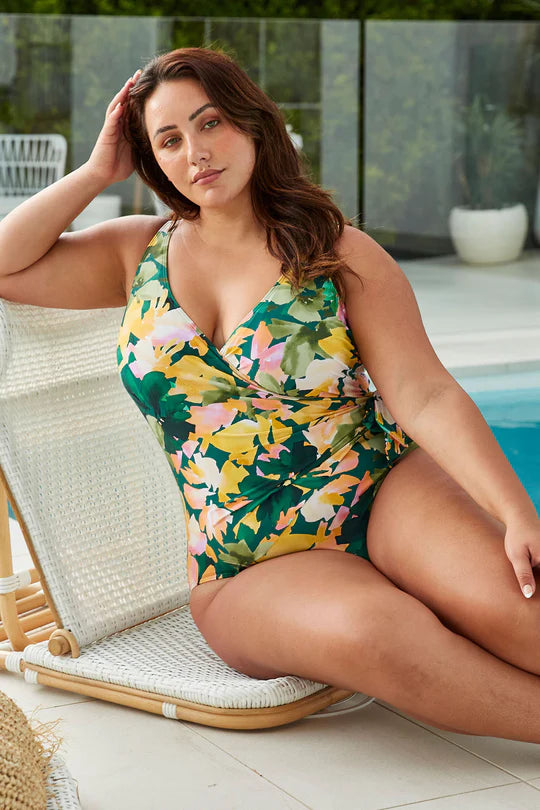 http://www.sheer-essentials.ca/cdn/shop/products/AT1795NA_Hayes_One_Piece_Les_Nabis_Green_Curve_fit_plus_size_swimwear_1_540x_67e05ad6-129b-487b-b9a4-83cf03c994d0.webp?v=1676420313