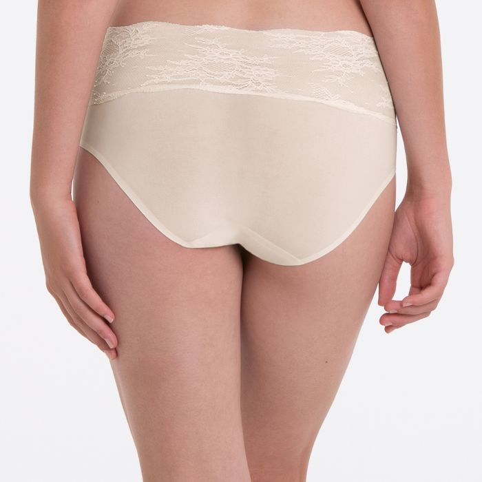 Essential Lace High Waist Panty