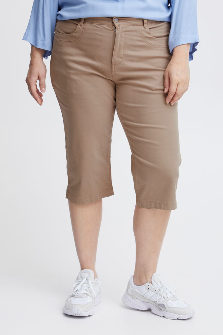 Twill Capri Pants