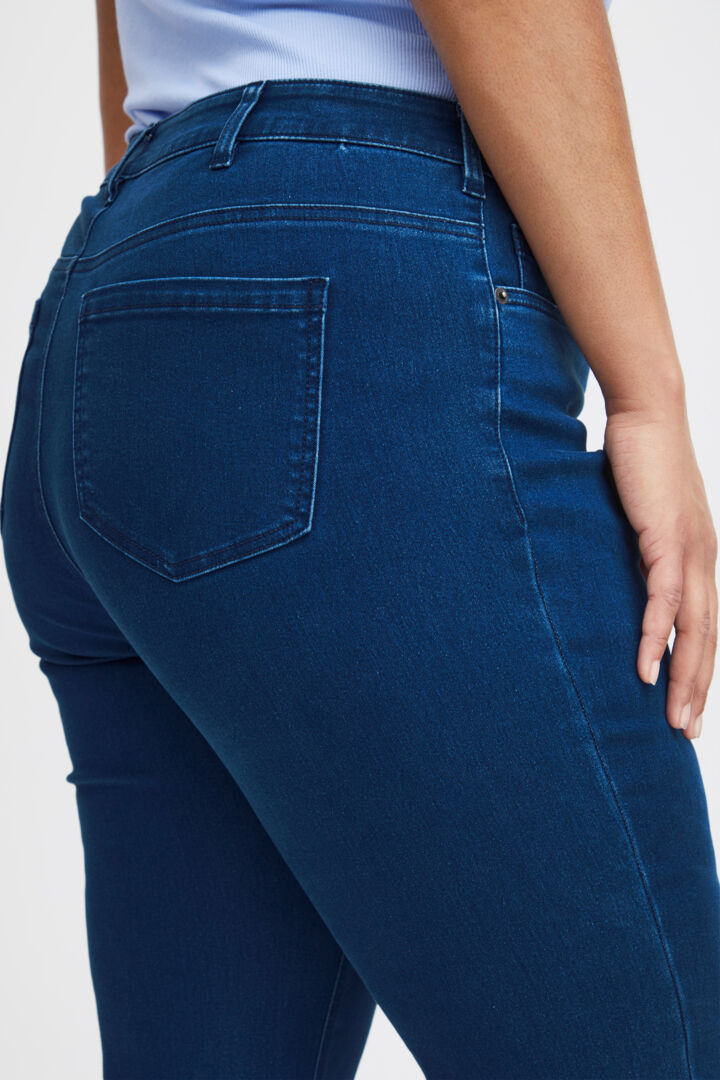 Super Mid Rise Jeans