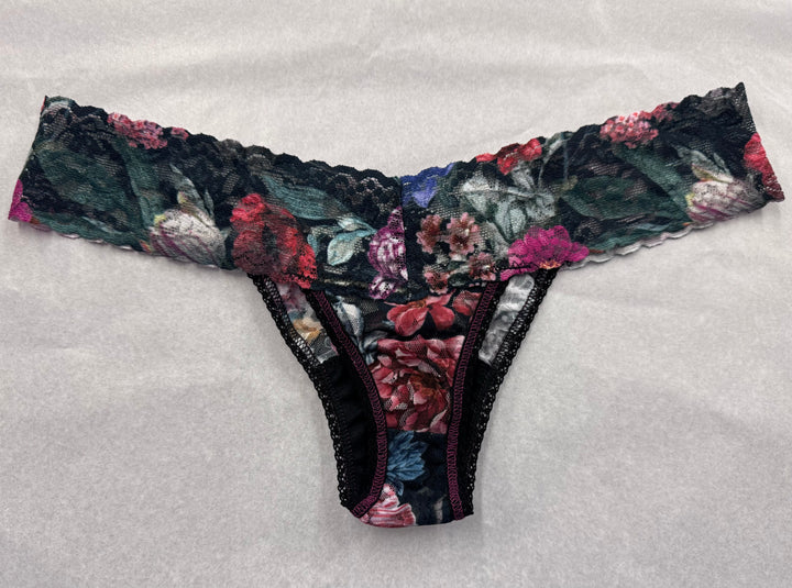 Hanky Panky Low Rise Printed Signature Lace Thong - Black Floral