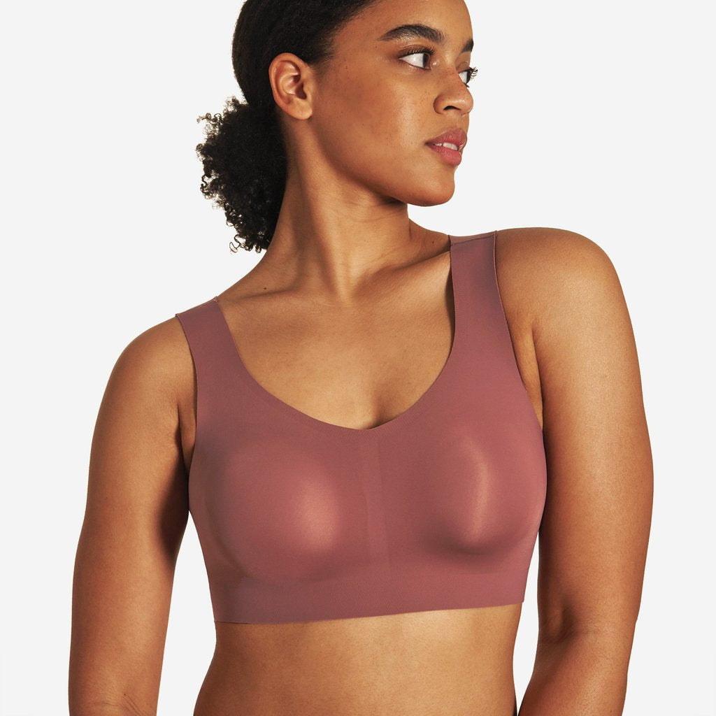 Comparing the Smoothing Bra Cami VS the Defy Bra by Evelyn